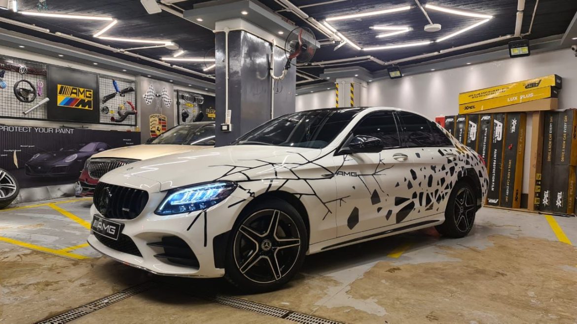 استقبال مطار القاهرة بسيارة فخمة