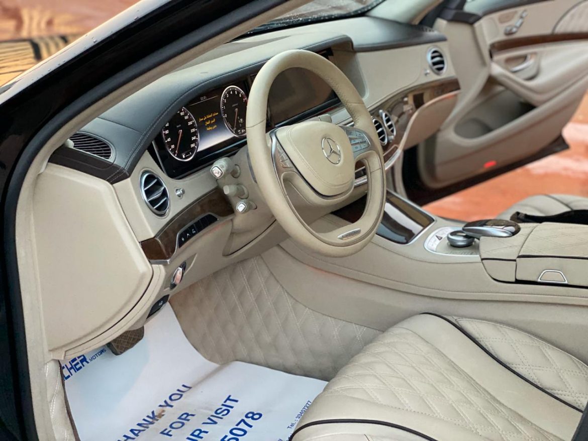 سائق مرشد سياحي