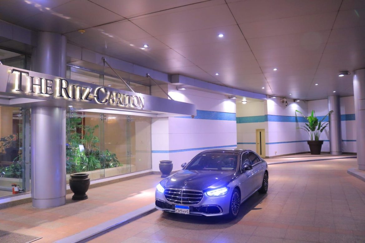 ايجار سيارات مع سائق من المطار